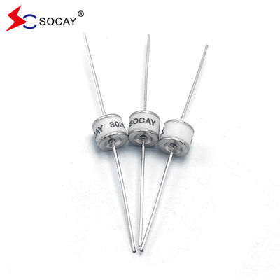 جهاز إيقاف البرق القائم على المحور أنبوب تفريغ غاز السيراميكي الرصاصي 600 فولت SC2E8-600ML المكون الإلكتروني GDT