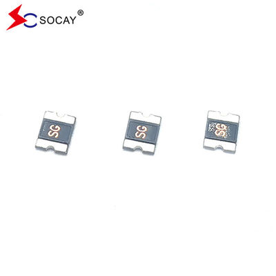 PPTC SMD قابل لإعادة تعيين فيوز الحفاظ على التيار 0.5A الجهد المسمى 16Vmax 0.6W الطاقة النموذجية