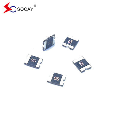 PPTC SMD قابل لإعادة تعيين فيوز الحفاظ على التيار 0.5A الجهد المسمى 16Vmax 0.6W الطاقة النموذجية